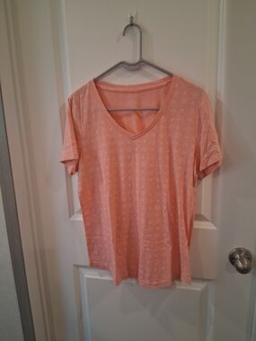 Sonoma Peach Short Sleeve V-Neck Top Size Large